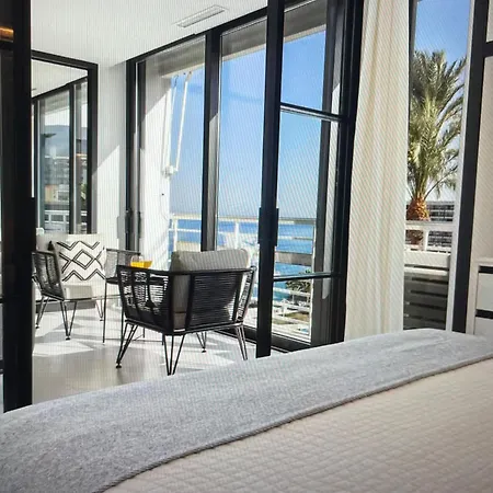 Boutique Apt& Sea View